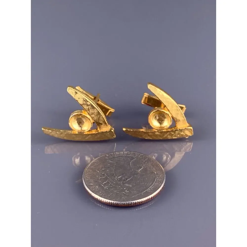 Arrow Chevron Circle Cufflinks Gold Tone Mid Century Florentine Texture Vintage